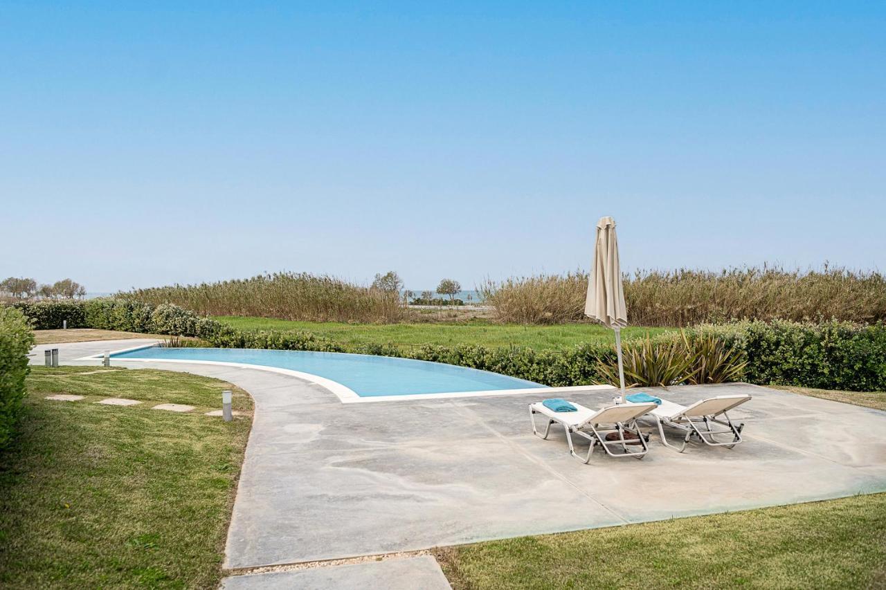 Resitour - Aphrodite Beachfront Pirgos Psilonerou Eksteriør billede