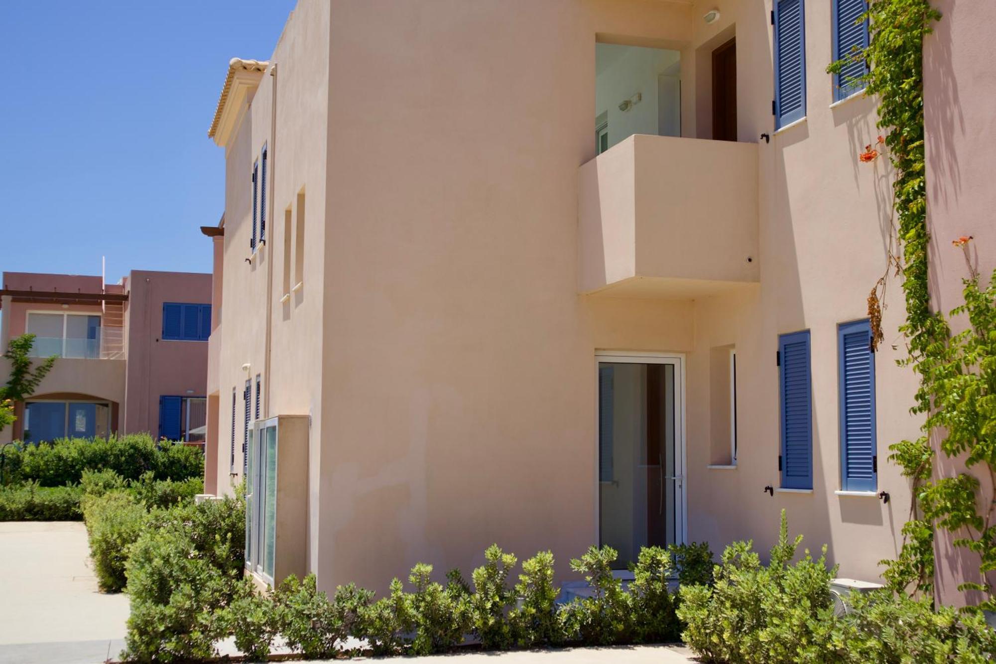 Resitour - Aphrodite Beachfront Pirgos Psilonerou Værelse billede
